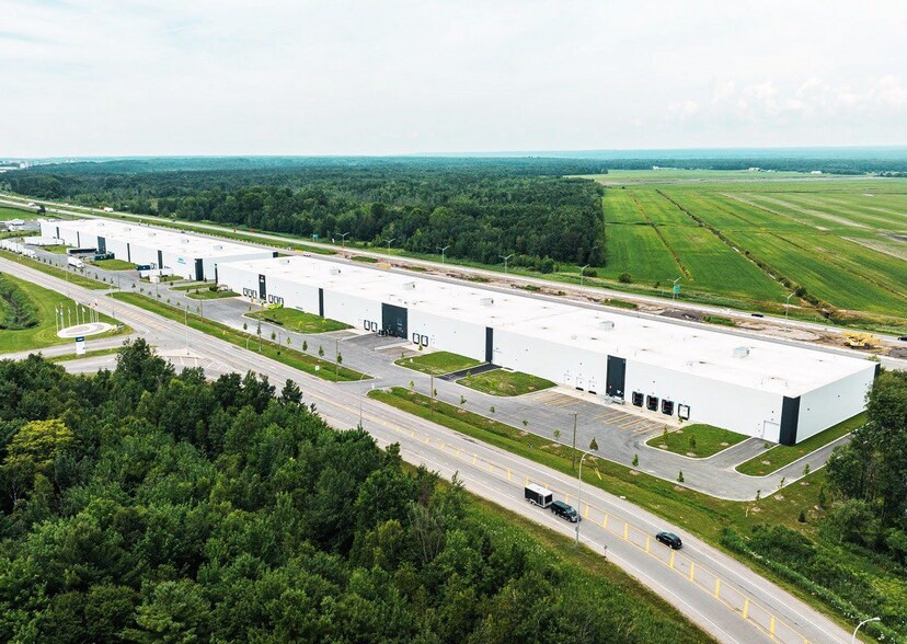 13255 Boul Henri-Fabre O, Mirabel, QC à louer - Photo de l’immeuble – Image 1 sur 7