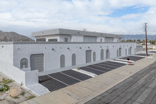 Plus de détails pour 3535 N Anza Rd, Palm Springs, CA - Industriel/Logistique à louer