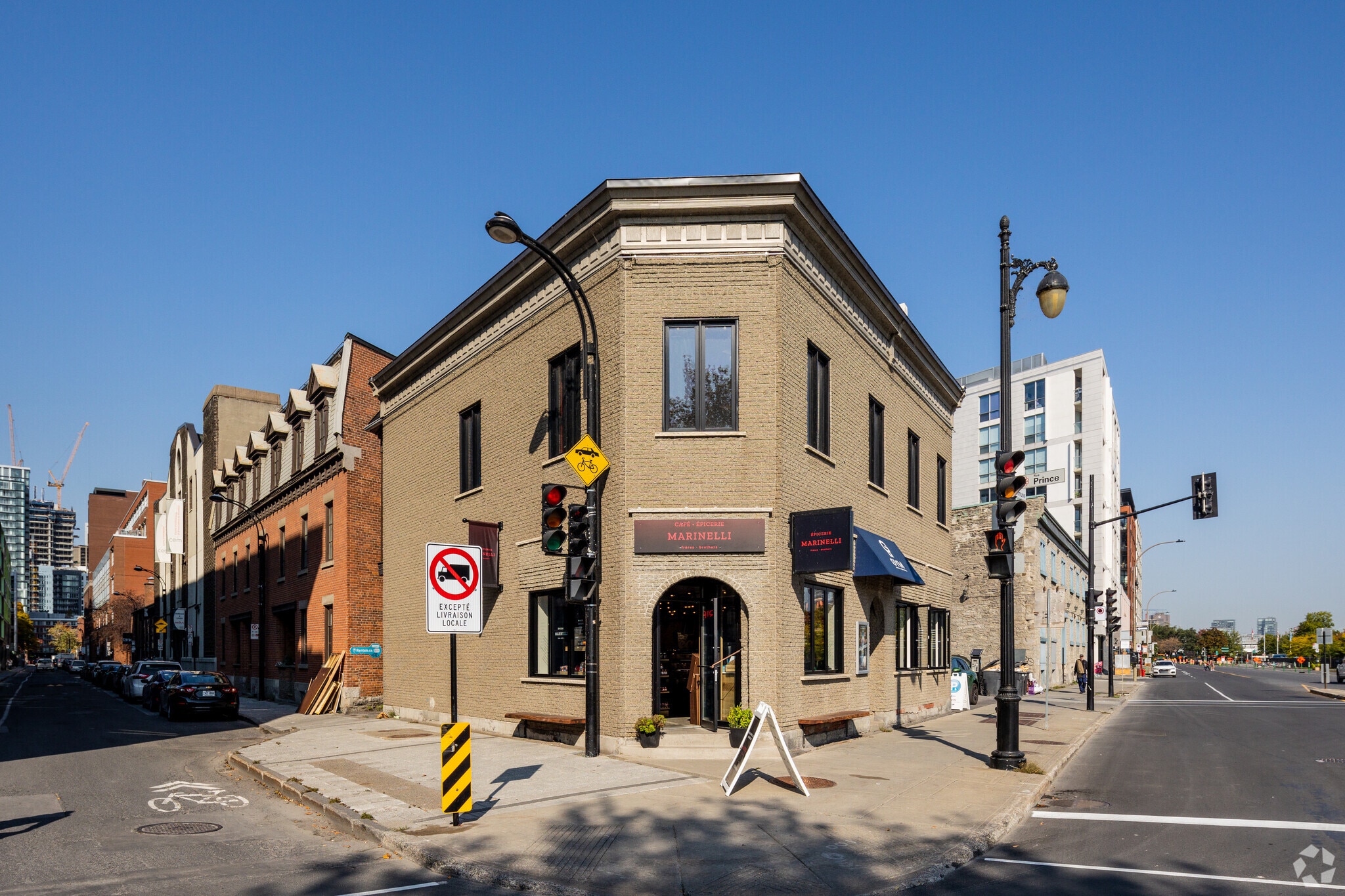 755-759 Rue De La Commune E, Montréal, QC à louer Photo principale– Image 1 sur 5