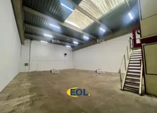 Local d’activités dans Bondy à louer - Photo de l’immeuble – Image 1 sur 7