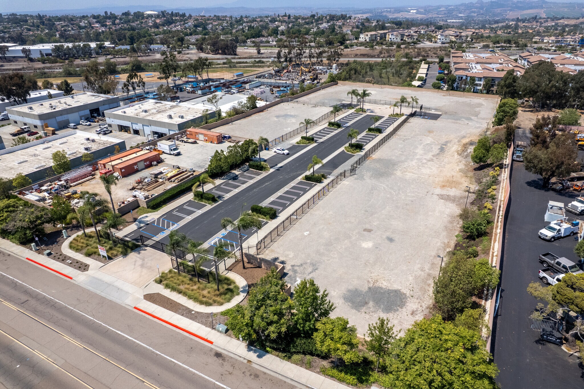 777 North Ave, Vista, CA à louer Photo de l’immeuble– Image 1 sur 7