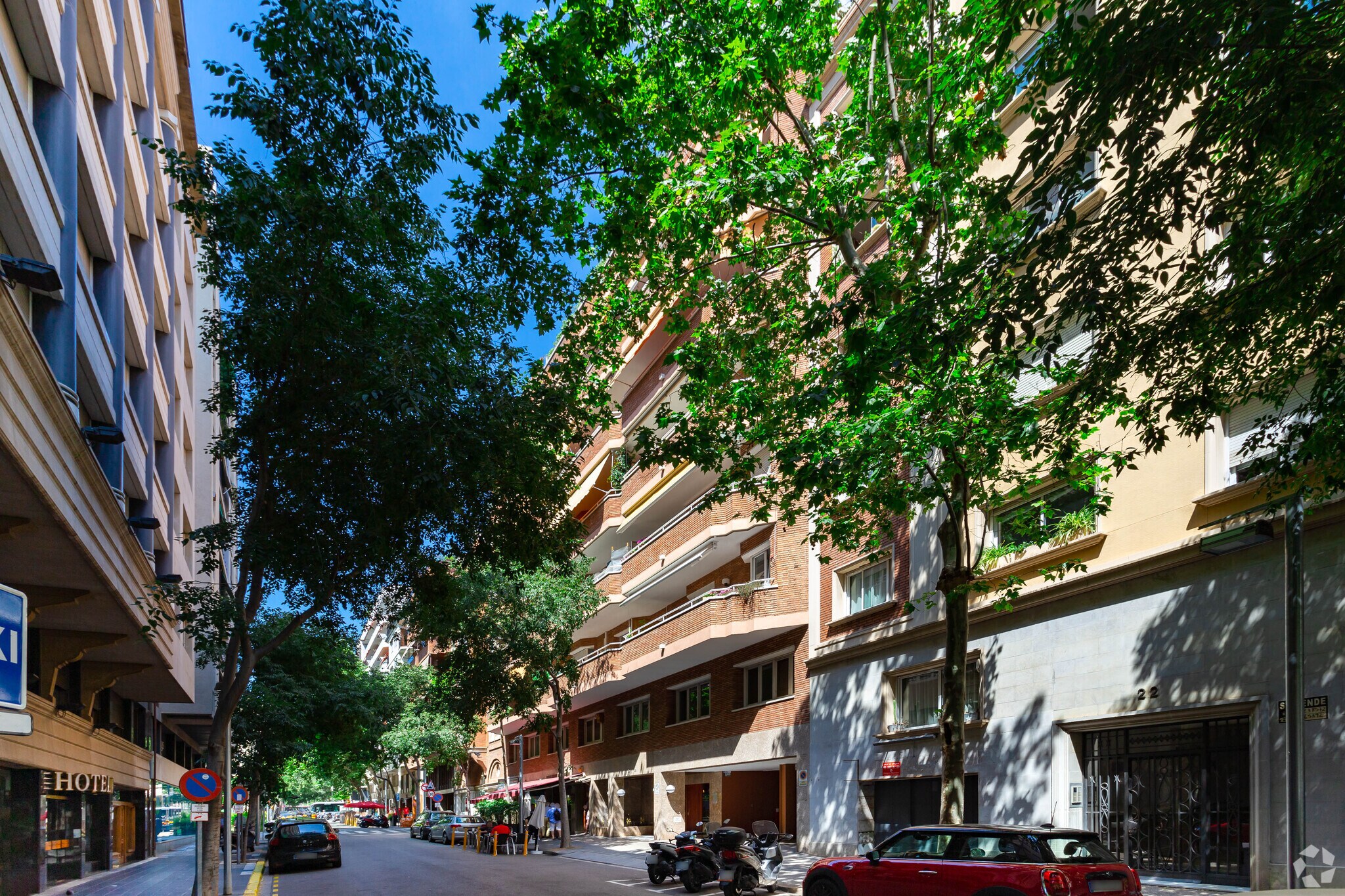 Local commercial dans Barcelone, Barcelona à louer Photo principale– Image 1 sur 6
