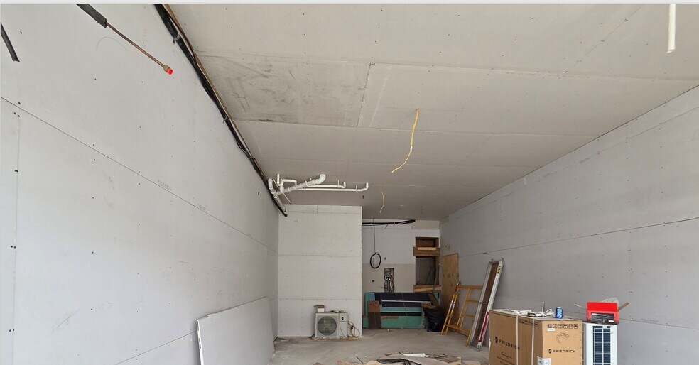 2022-2024 Freeman Ave, Cincinnati, OH à louer - Photo de l’immeuble – Image 3 sur 6