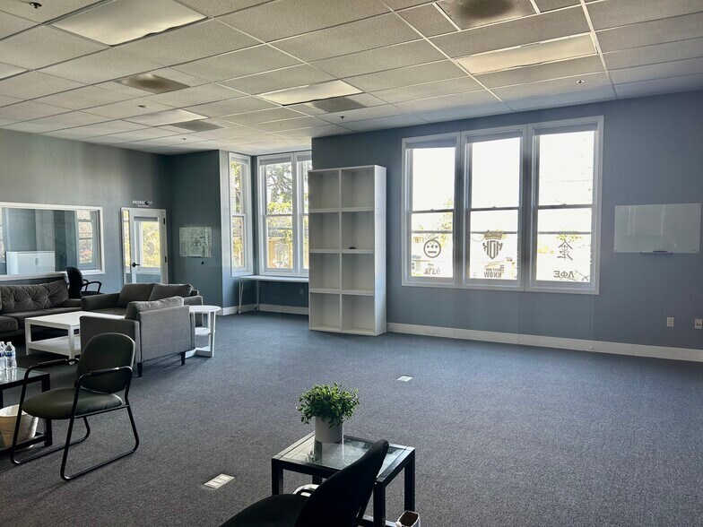 3902-3920 Smith St, Union City, CA à louer - Photo de l’immeuble – Image 2 sur 14