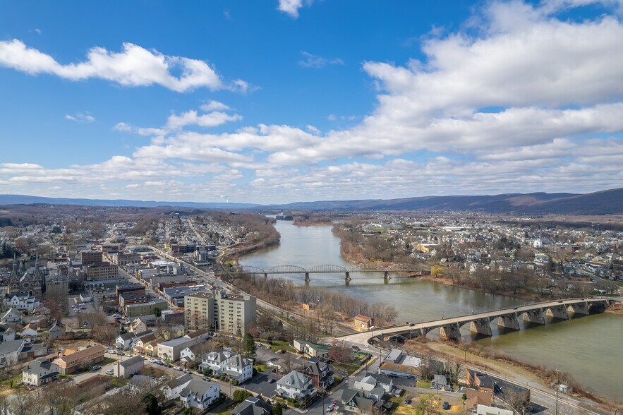 2 S Main St, Pittston, PA à louer - Aérien – Image 3 sur 20