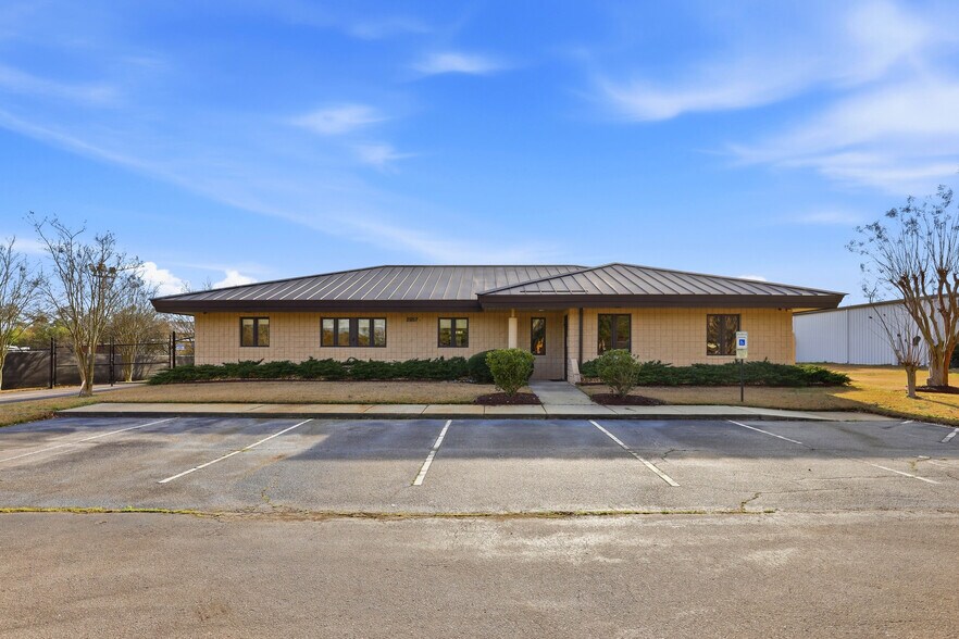 2857 Hull Rd, Kinston, NC à vendre - Photo principale – Image 1 sur 44