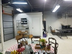 1020 Cedar Ave, St Charles, IL à louer Photo intérieure– Image 2 sur 3