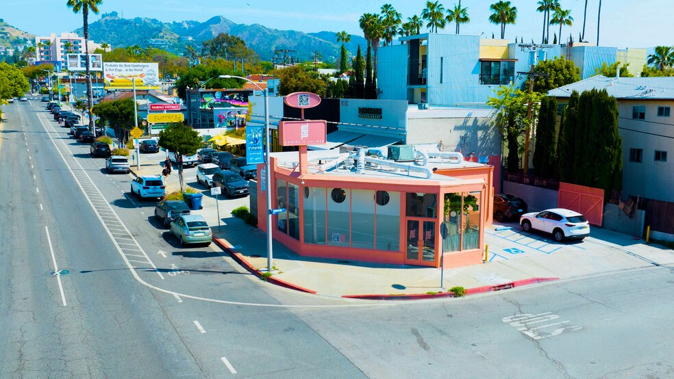 1000 N Fairfax Ave, West Hollywood, CA à vendre - Photo de l’immeuble – Image 3 sur 13