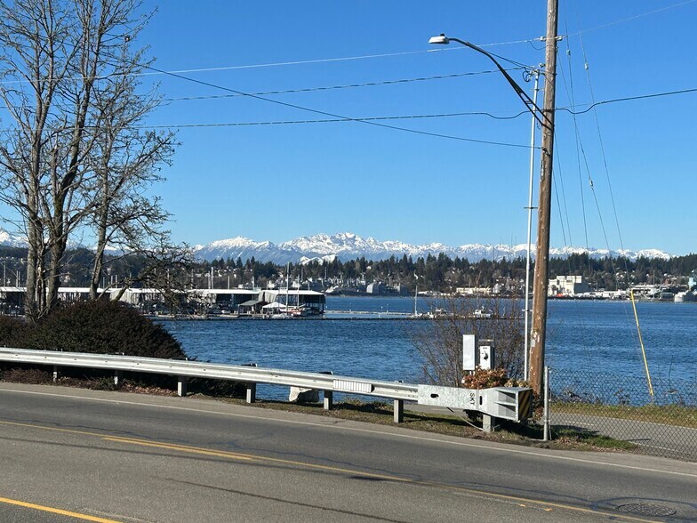 1014 Bay St, Port Orchard, WA à louer - Photo de l’immeuble – Image 2 sur 14