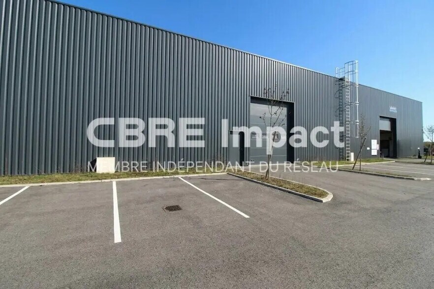 Local d’activités dans Nuits-Saint-Georges à louer - Photo de l’immeuble – Image 2 sur 5