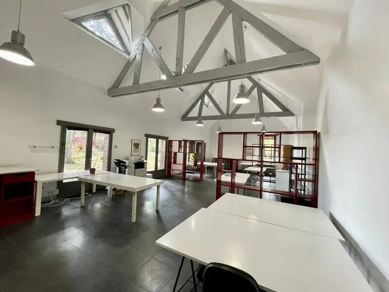 Bureau dans Hautot-sur-Seine à louer - Photo de l’immeuble – Image 3 sur 11