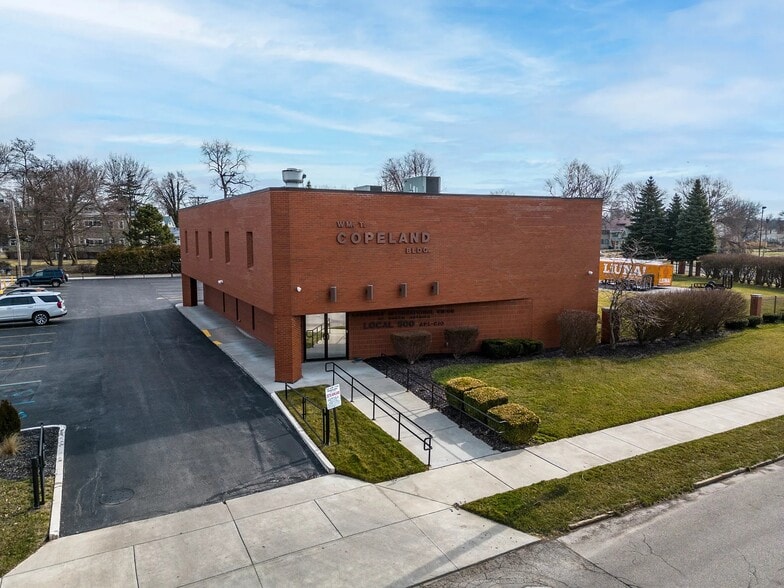 2270 Ashland Ave, Toledo, OH à vendre - Photo principale – Image 1 sur 12