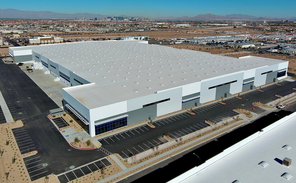 9430 S Rainbow Blvd, Las Vegas, NV à louer - Photo de l’immeuble – Image 3 sur 4