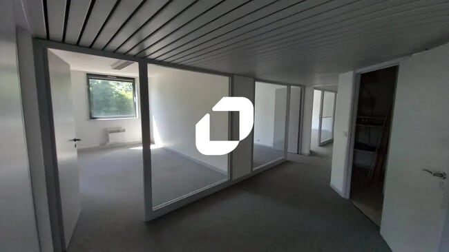 Plus de détails pour Bureau à vendre