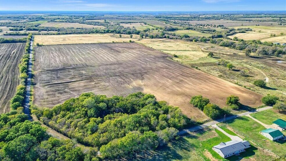166.629 Acres for Sale portefeuille de 5 biens à vendre sur LoopNet.fr - Photo principale – Image 1 sur 19