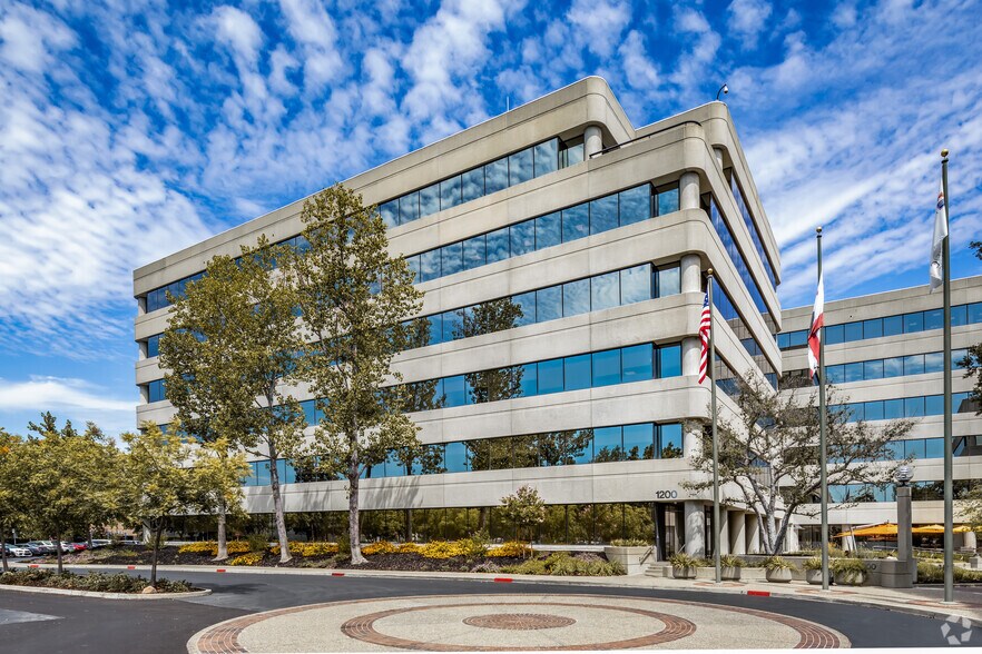 1200 Concord Ave, Concord, CA à louer - Photo principale – Image 1 sur 3