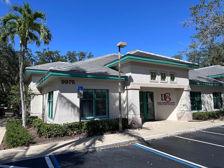 9975 Tamiami Trl N, Naples, FL à louer - Photo de l’immeuble – Image 3 sur 7