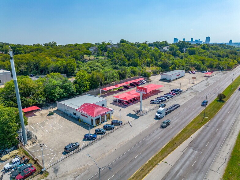 Car Dealership & Shop on Jacksboro Hwy portefeuille de 2 biens à vendre sur LoopNet.fr - Photo principale – Image 2 sur 2