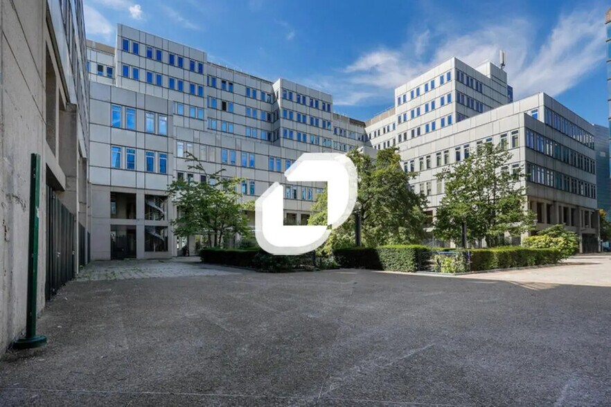 Bureau dans Noisy-le-Grand à louer - Photo de l’immeuble – Image 1 sur 14