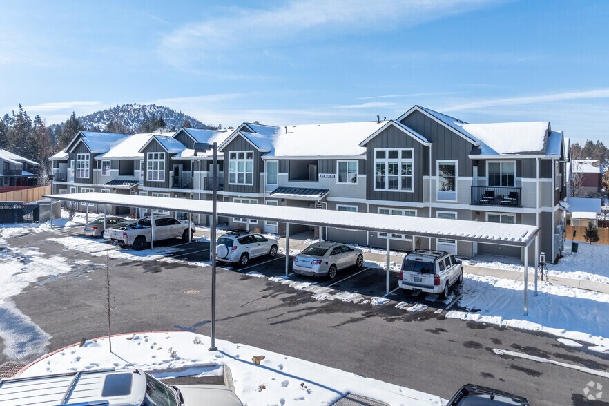 2031-2037 NE Holliday Ave, Bend, OR à vendre - Photo de l’immeuble – Image 2 sur 4