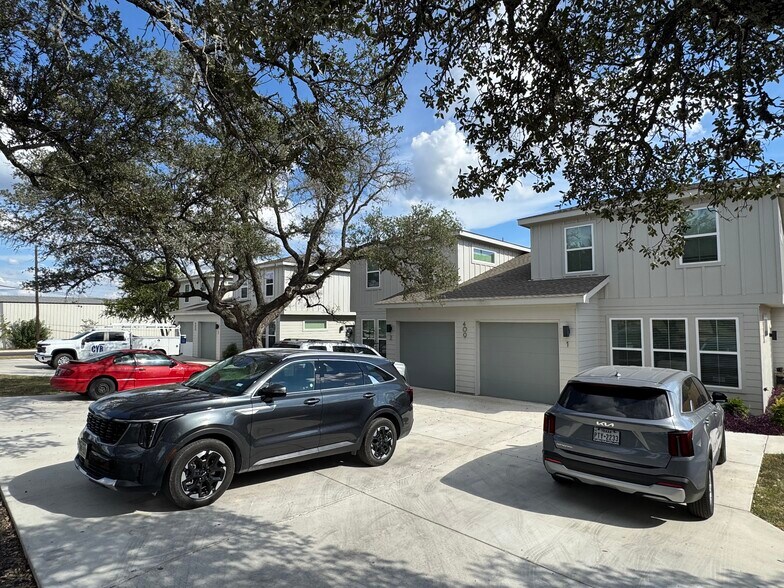409 E Brier Ln, Burnet, TX à vendre - Photo de l’immeuble – Image 3 sur 6