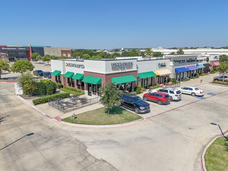 242 Rufe Snow Dr, Keller, TX à vendre - Photo de l’immeuble – Image 2 sur 8