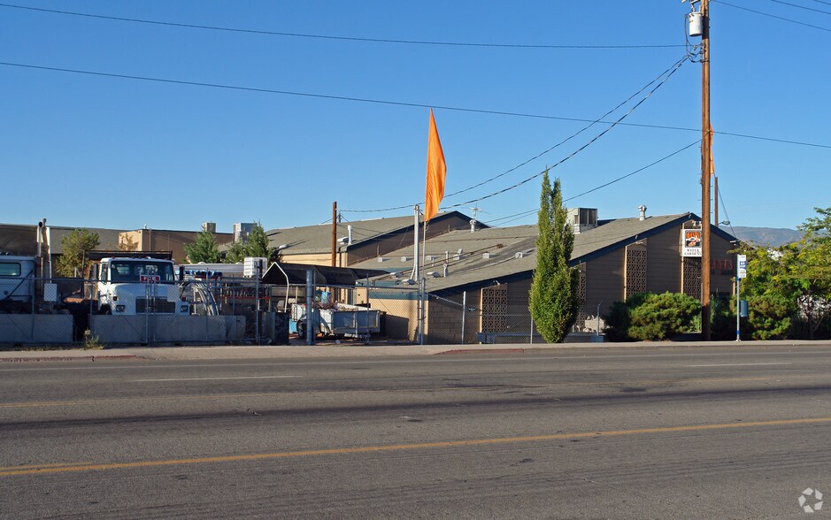 881 E Glendale Ave, Sparks, NV à vendre - Photo de l’immeuble – Image 2 sur 11
