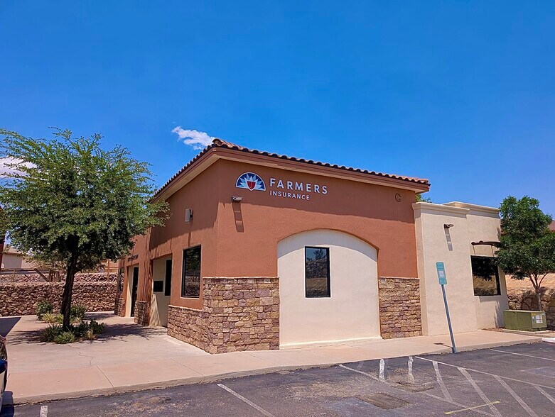 545 E Redd Rd, El Paso, TX à vendre - Photo de l’immeuble – Image 1 sur 19