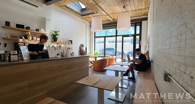 900 Grand St, Brooklyn, NY à vendre - Photo de l’immeuble – Image 2 sur 9