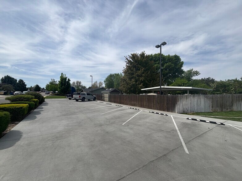 3989, 3755,3745 S. Black Hills ave, Boise, ID à vendre - Photo de l’immeuble – Image 2 sur 11