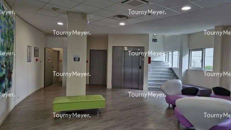 Bureau dans Mérignac à louer - Hall d’entrée – Image 2 sur 11