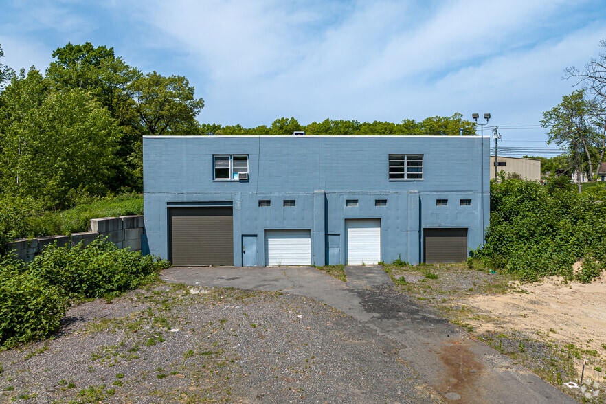 195 W Newberry Rd, Bloomfield, CT à vendre - Photo de l’immeuble – Image 3 sur 16