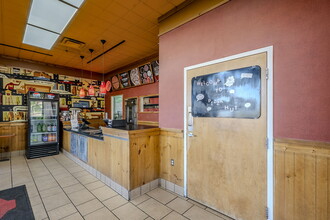 3145 E Chandler Blvd, Phoenix, AZ à louer Photo intérieure– Image 2 sur 4