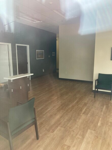 325 E Madison St, Eau Claire, WI à louer - Photo intérieure – Image 2 sur 3
