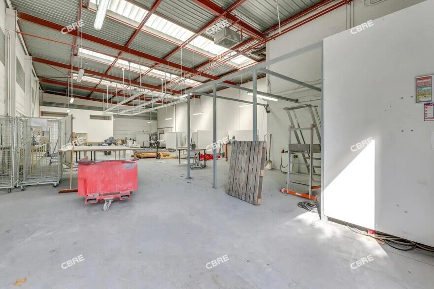 Local d’activités dans Buc à louer - Photo intérieure – Image 3 sur 8