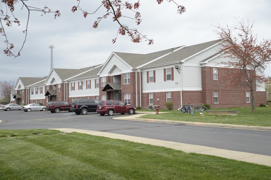 1031 Ivey Ln, Lebanon, MO à vendre - Photo principale – Image 1 sur 17