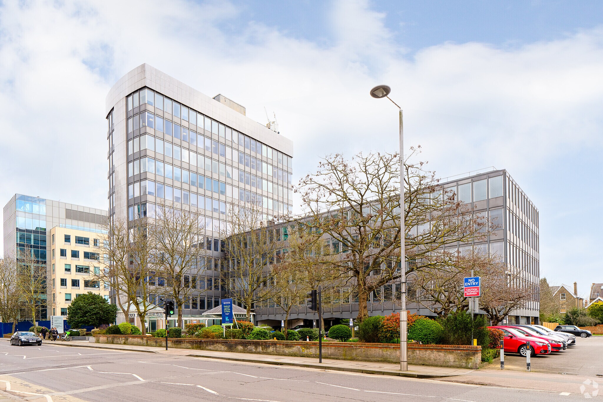 97-109 Uxbridge Rd, Londres à louer Photo de l’immeuble– Image 1 sur 16