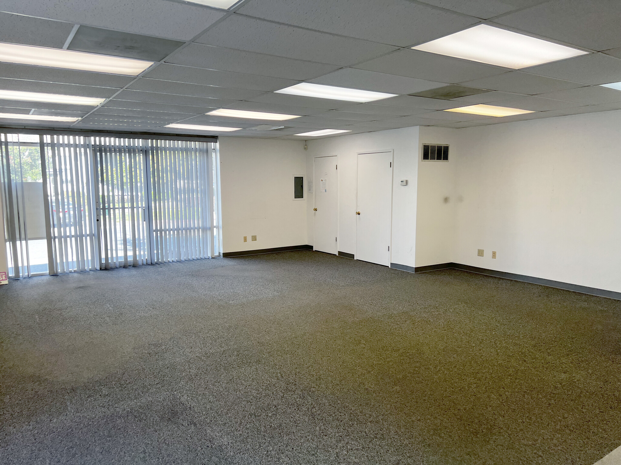 10121 Imperial Ave, Cupertino, CA à louer Photo intérieure– Image 1 sur 4