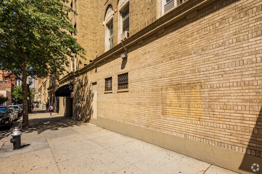 656-676 Amsterdam Ave, New York, NY à louer - Photo de l’immeuble – Image 2 sur 6