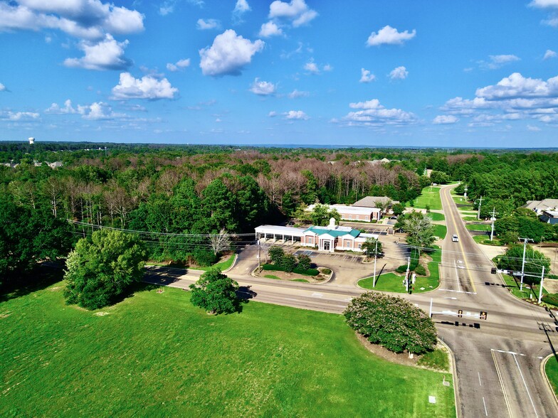 740 S Pear Orchard Rd, Ridgeland, MS à vendre - Photo de l’immeuble – Image 3 sur 10