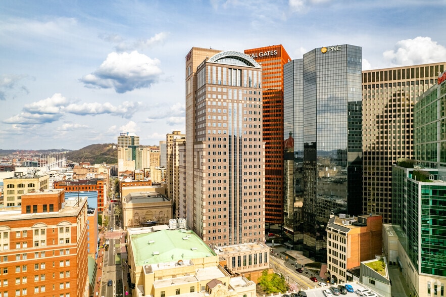 625 Liberty Ave, Pittsburgh, PA à louer - Photo de l’immeuble – Image 3 sur 15