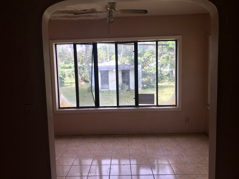 12040-12042 W Dixie Hwy, Miami, FL à vendre - Photo de l’immeuble – Image 2 sur 14