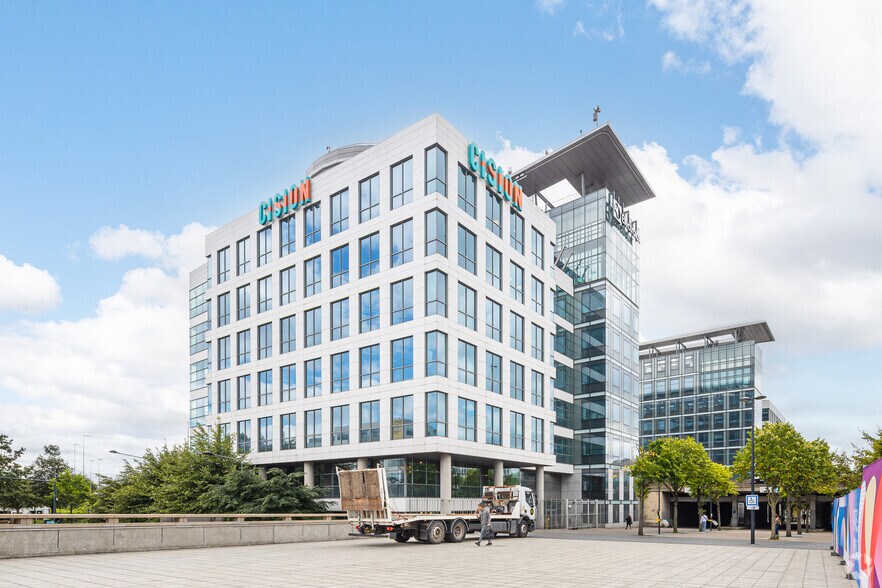 10 Avenue Du Stade De France, Saint-Denis à louer - Photo de l’immeuble – Image 2 sur 2