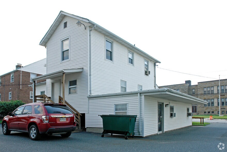 8903 Harford Rd, Baltimore, MD à vendre - Photo de l’immeuble – Image 2 sur 2