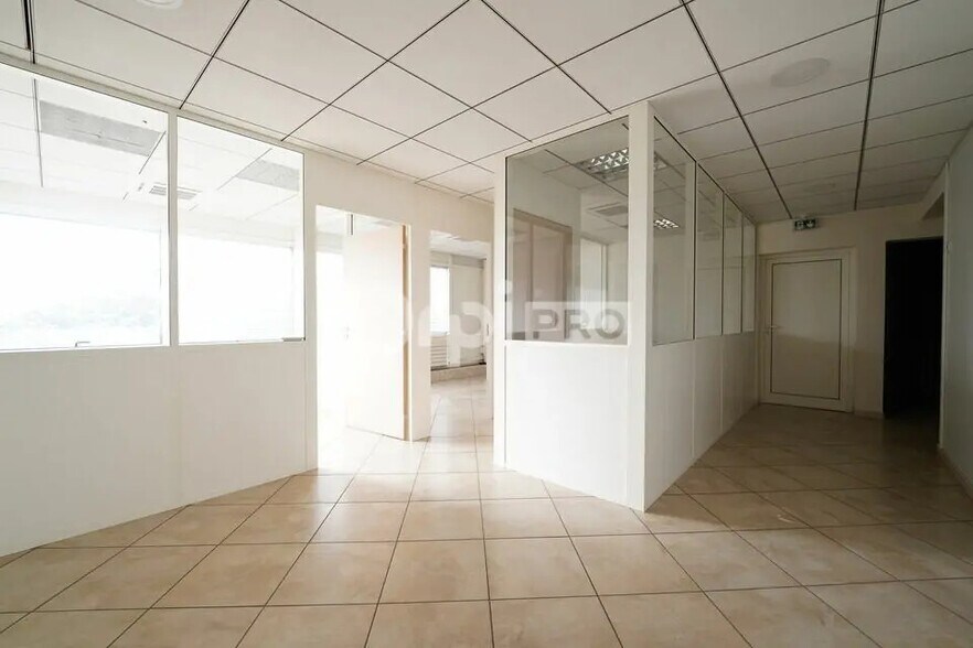 Bureau dans Taluyers à louer - Photo intérieure – Image 1 sur 12