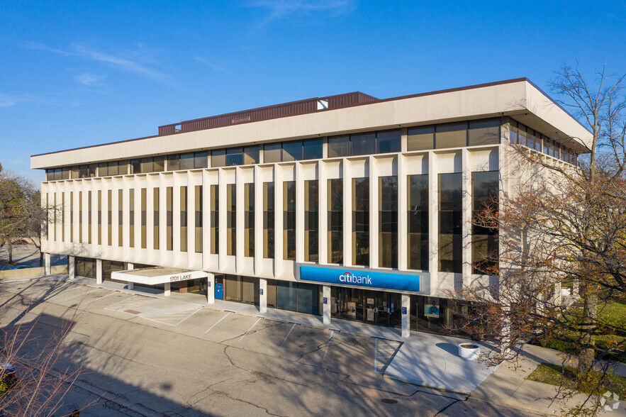 1701 E Lake Ave, Glenview, IL à louer - Photo de l’immeuble – Image 2 sur 18