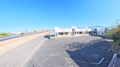 311 S Frontage Rd, Pahrump, NV à louer Photo de l’immeuble– Image 2 sur 28