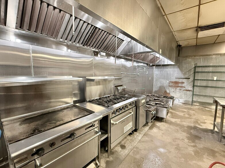 2412 Lee Ave, South El Monte, CA à louer - Photo de l’immeuble – Image 3 sur 12