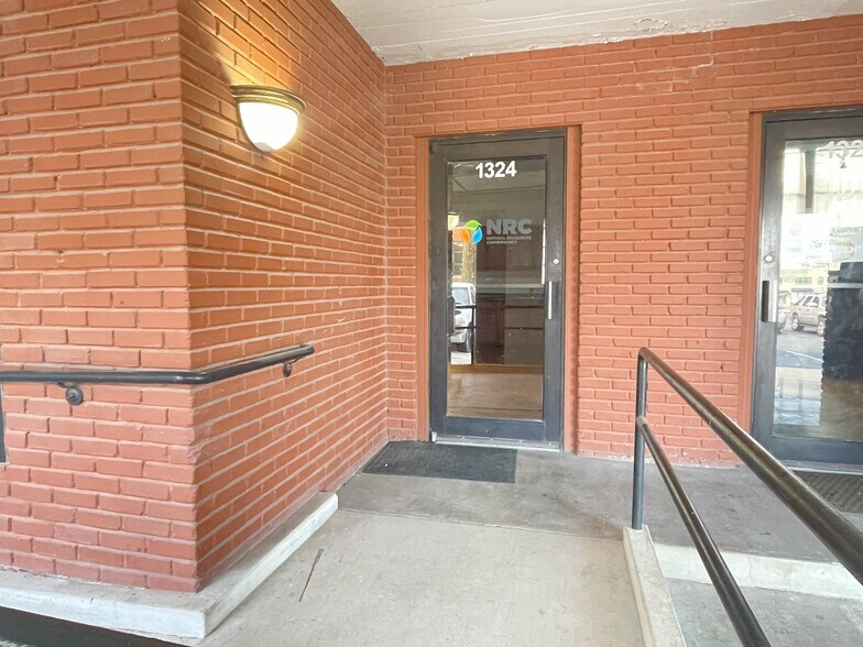 1330-1336 E 15th St, Tulsa, OK à louer - Photo de l’immeuble – Image 3 sur 12