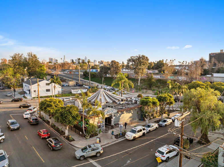451 Silver Lake Blvd, Los Angeles, CA à vendre - Photo de l’immeuble – Image 3 sur 8